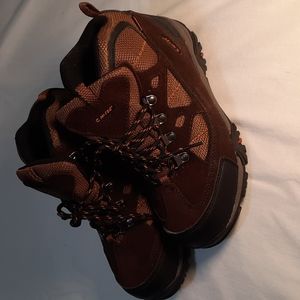 Hi-Tech Waterproof Youth boots size 3.5 "New"